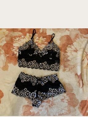 Black Lace Bralette and Short Set - Elegant Women's Intimates